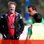 Selecionador Simon Mannix...