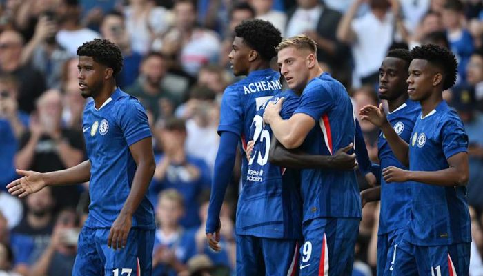 Chelsea_celebrate_against_AC_Milan