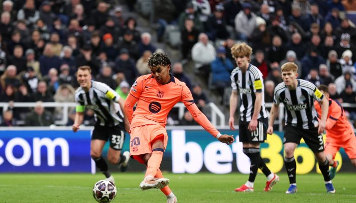 Lamine Yamal scores Barcelona's equaliser from the penalty spot [George Wood/Getty Images]